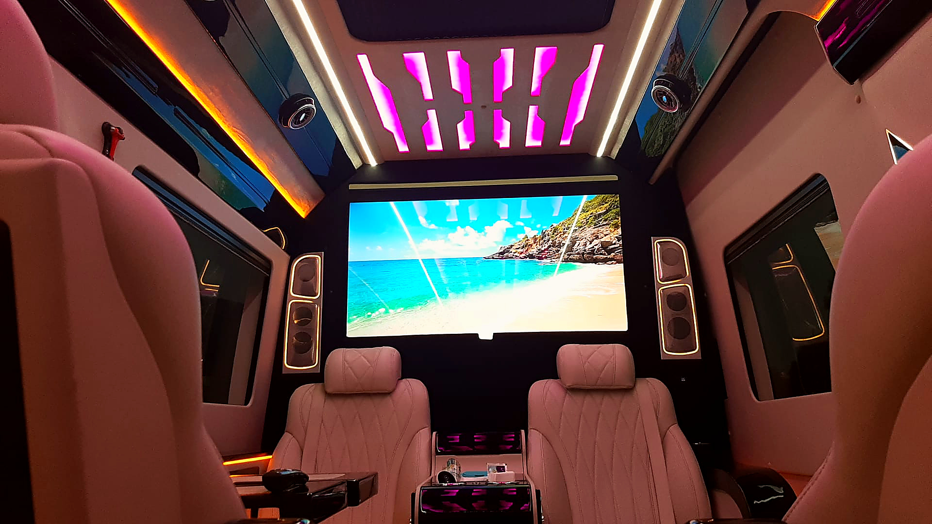 Sprinter cinema cabin