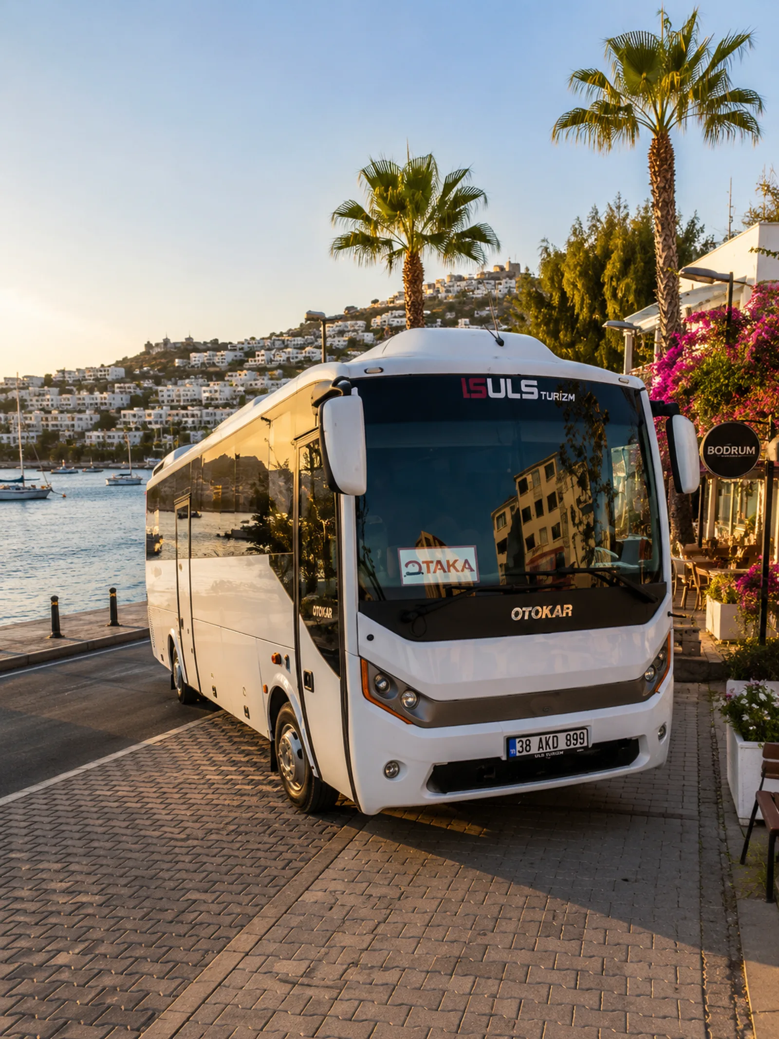 Premium coach staging